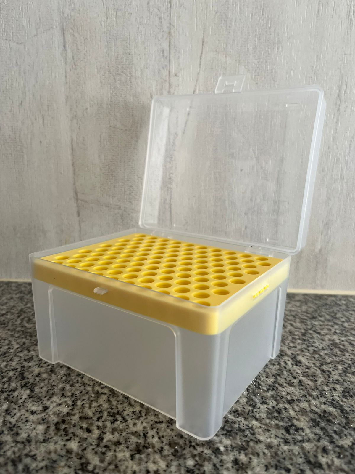 Caja para Puntas 200 ul Amarilla Lisa  SV – FASMED.cl